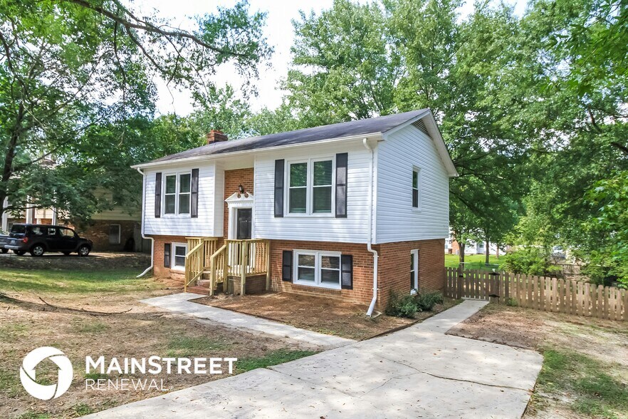 Building Photo - 4708 Wakewood Dr