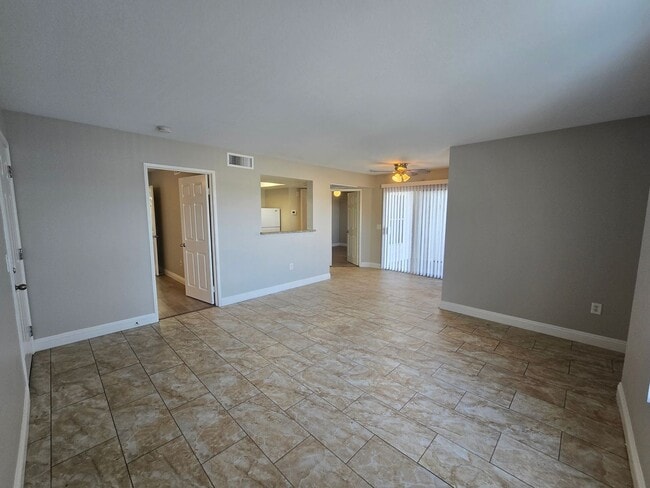 Building Photo - A Fabulous 2 Bedroom upstairs unit near Nellis AFB