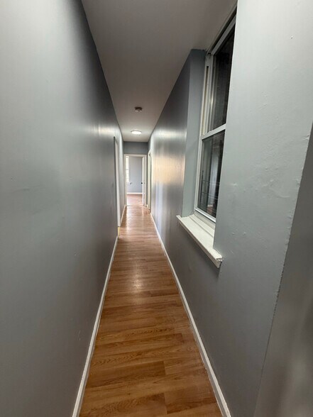 Building Photo - 320 S Orange Ave