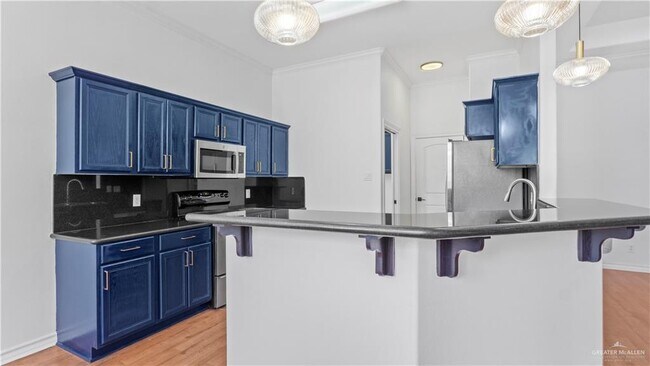 Building Photo - 30 S Excalibur St