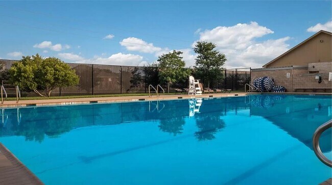 Building Photo - 212 The Good Wy