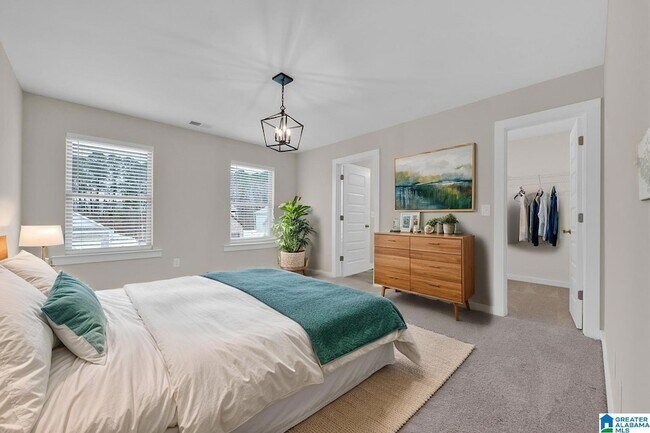 Building Photo - 170 Kings Wy