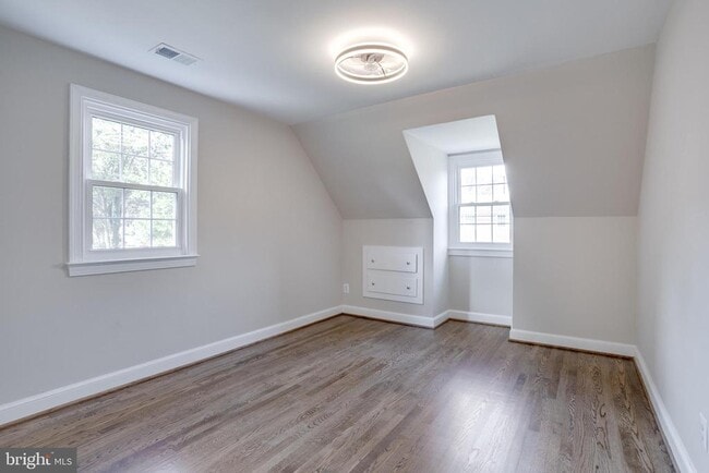 Building Photo - 3404 8th St S
