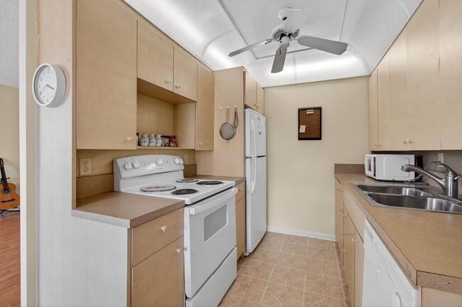 Building Photo - 2015 Cornwall A