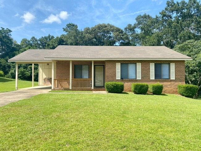 Building Photo - 3 BR house on quiet street