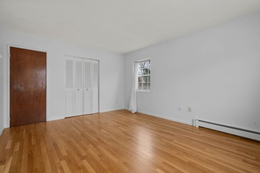 Building Photo - 8 Robinwood Ave