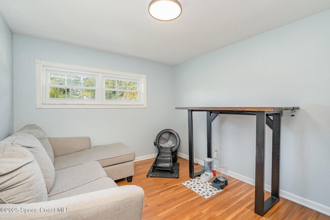 Building Photo - 409 E Melbourne Ave