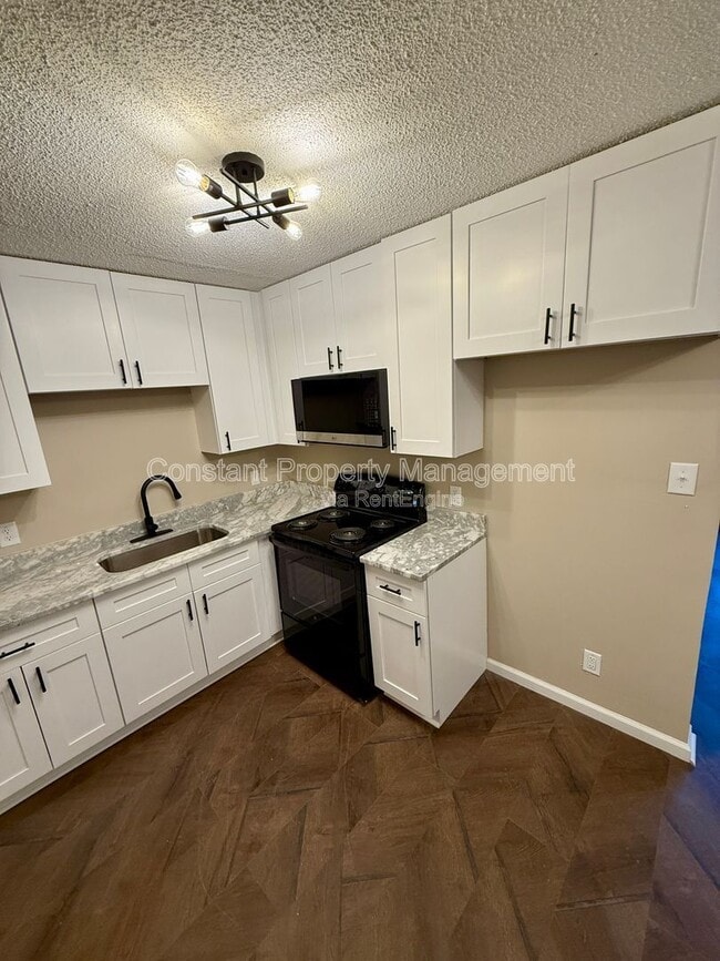 Building Photo - 2516 Medford Pl