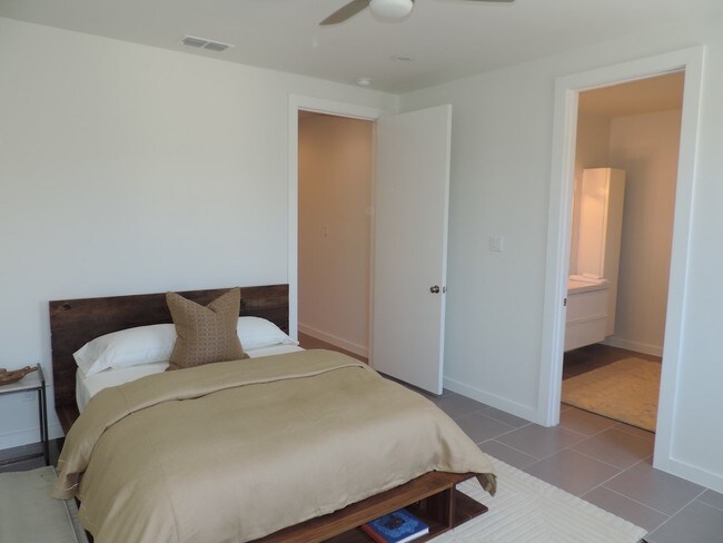 Building Photo - 409 Shiloh Dr