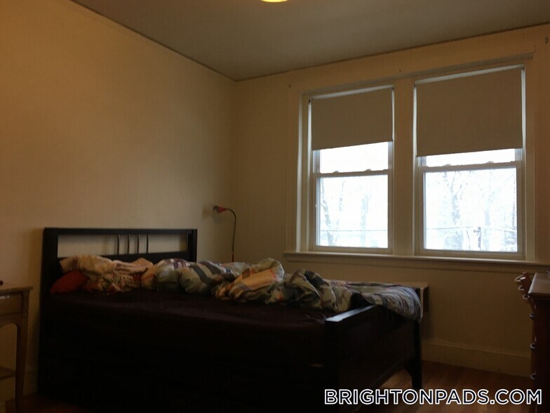 Primary Photo - 2045 Commonwealth Ave