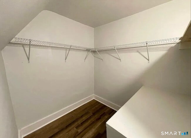 Building Photo - 30 Anthony St