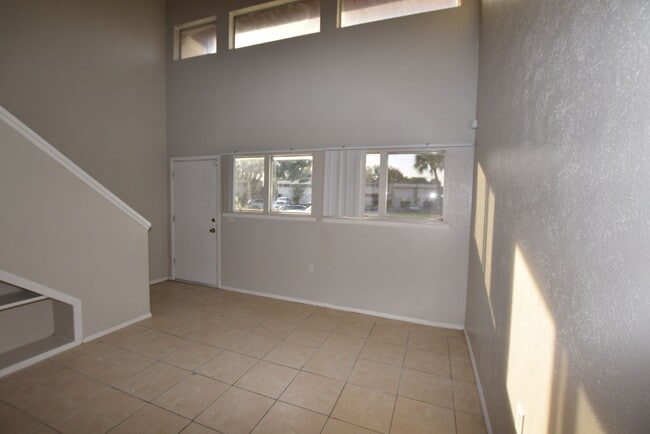 Building Photo - 3916 Crayrich Cir