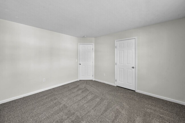 Building Photo - Goshen- 3bed 2.5 bath home ready for the summer cookouts