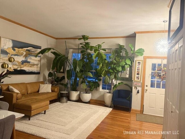 Building Photo - 1951 Spinnaker Ct