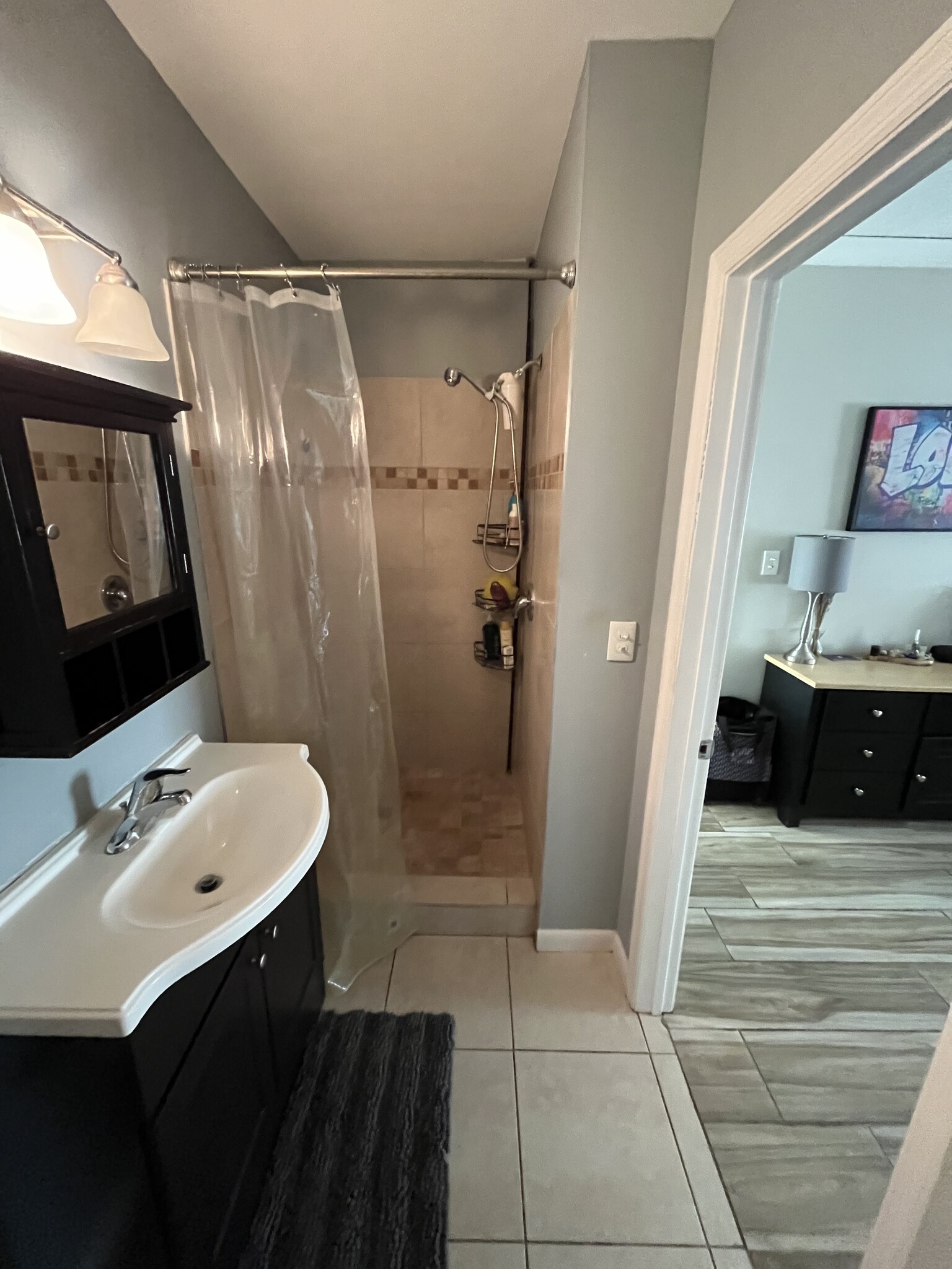 Primary Bath - 1833 Lombardy Dr