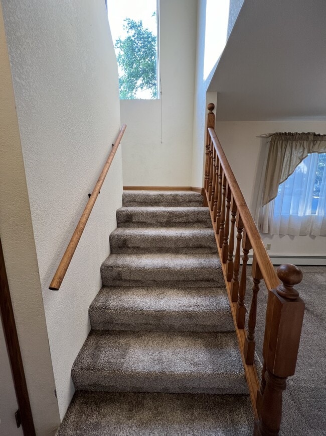 Building Photo - 201 W Geyser St