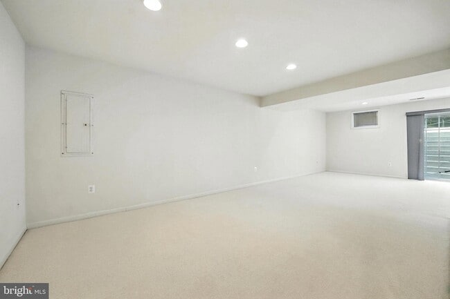 Building Photo - 9144 Big Springs Loop