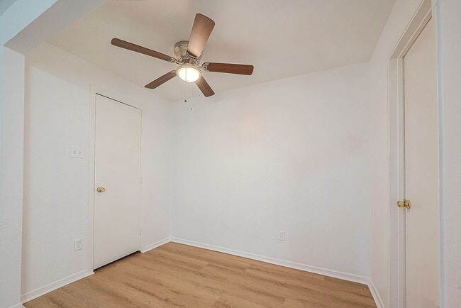 Building Photo - For Lease | Efficiency 1 Bath | 600 Sq Ft ...