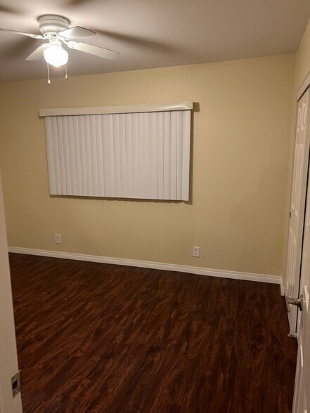 Building Photo - 3024 E Carey Ave