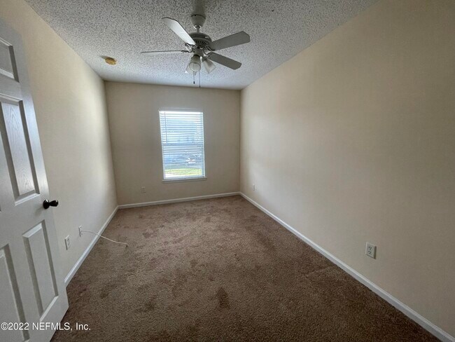 Building Photo - 466 Sherwood Oaks Dr