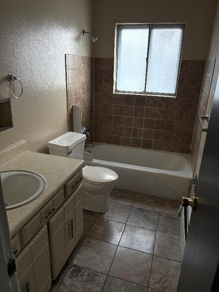 Building Photo - 350 Gahart Dr