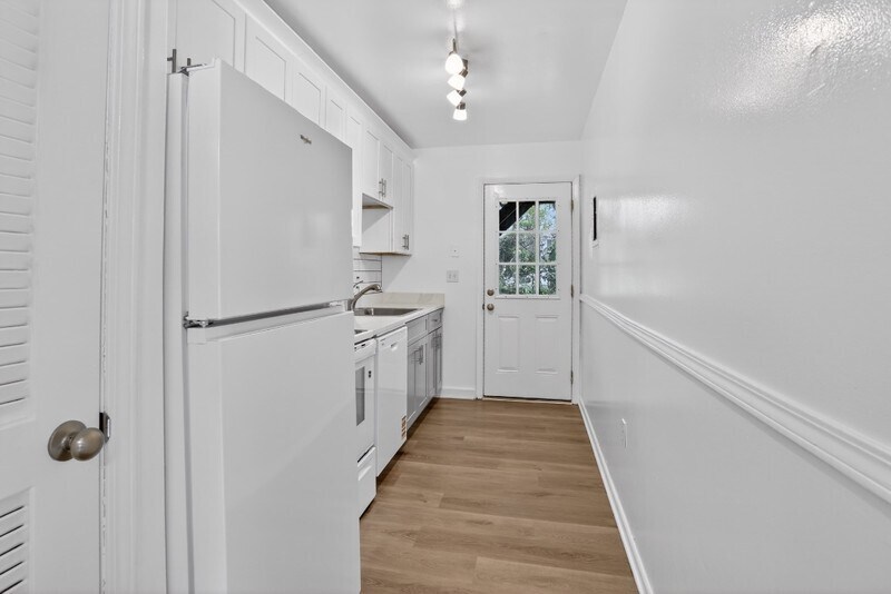 Building Photo - 463 Medlock Rd