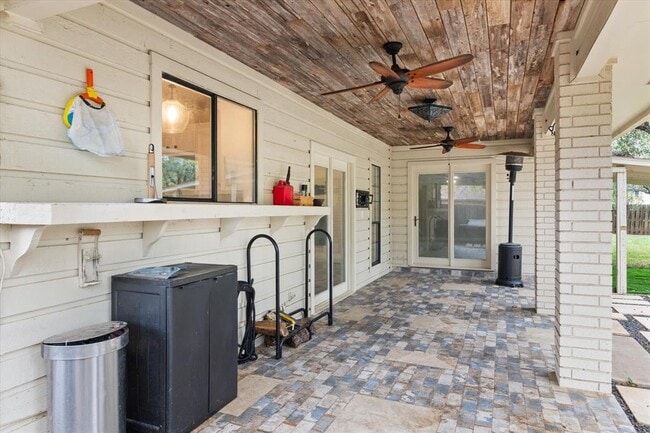 Building Photo - 109 White Sands Dr