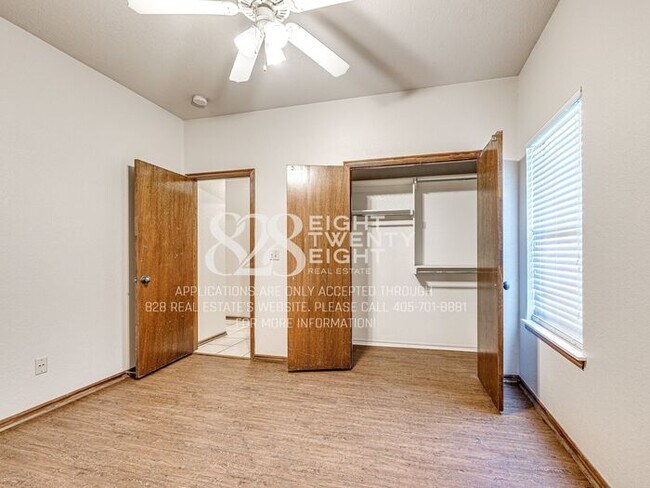 Building Photo - *AVAILABLE NOW!* CUTE 3 BED/2 BATH DUPLEX IN NORMAN!