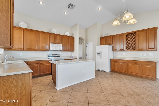 Building Photo - 3233 E Blue Ridge Way