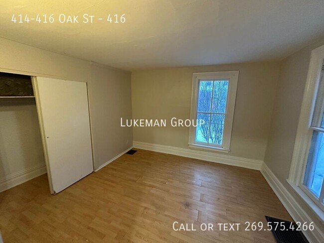 Building Photo - 416 Oak - 5 Bed/3 Bath Unit Near WMU/K Col...