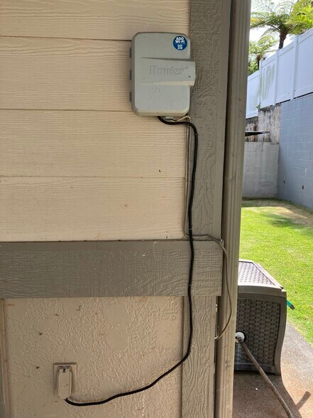 SPRINKLER (control box) - 95-2052 Puukaa St