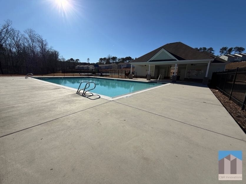 Building Photo - 7565 Knoll Hollow Rd