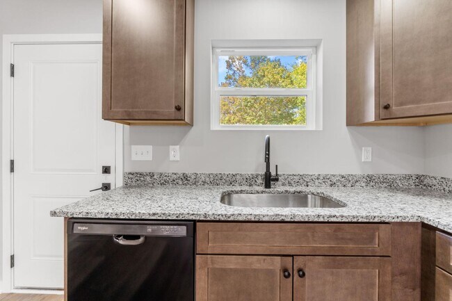 Building Photo - 388 N Franklin St