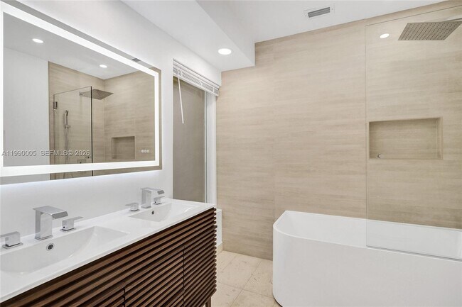 Building Photo - 20 NW 101st St