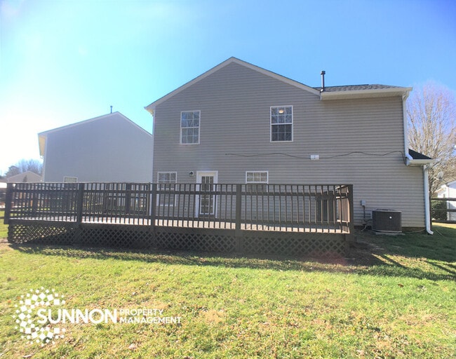 Building Photo - 4 Bed 2.5 Bath in Woodstone with Fenced Yard