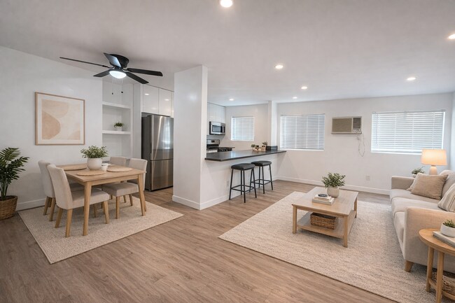 Interior Photo - 6556 Lamirada Ave