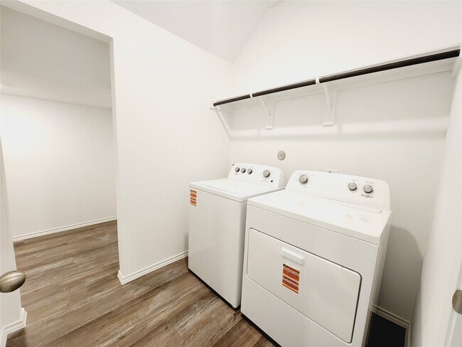 Building Photo - 40746 Rosemary Rain Ln