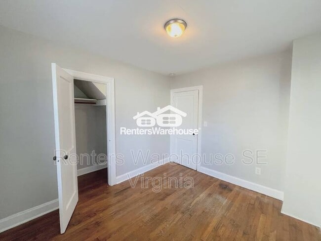 Building Photo - 459 Algonquin Rd