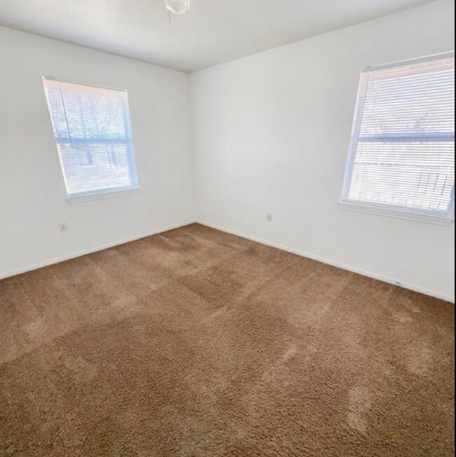 Building Photo - 106 Horseshoe Dr