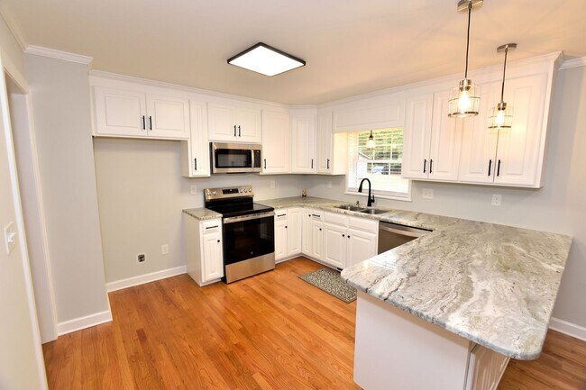 Building Photo - 3645 Shenandoah Dr