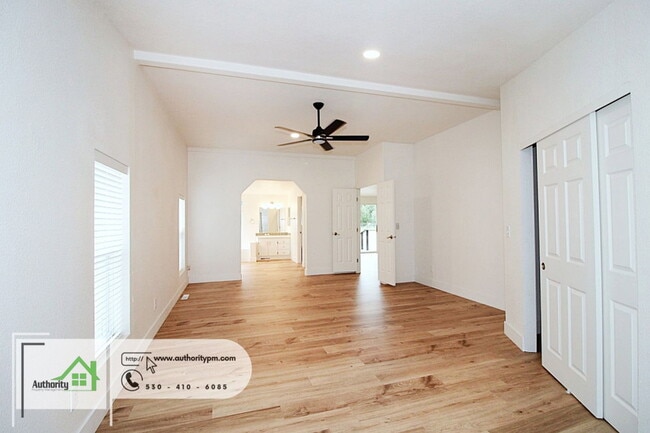 Building Photo - 22190 Vallotton Ln