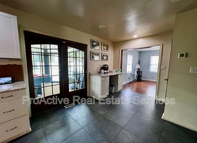 Building Photo - 4505 Mallard Crescent