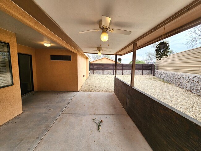 Building Photo - 3362 Highridge St