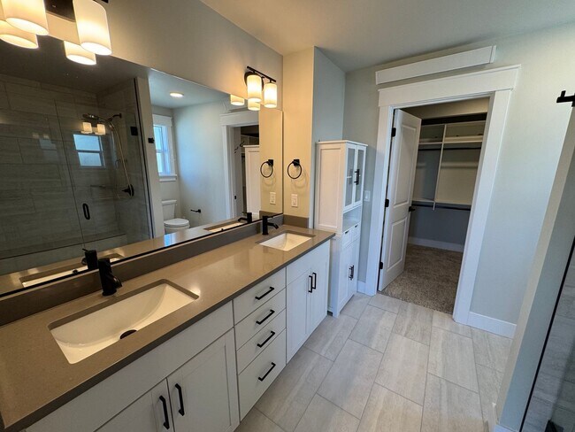 Building Photo - 5941 Ranch Lp