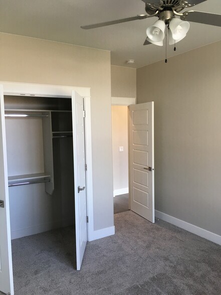 back bedroom - 3952 S Saddleback Rd