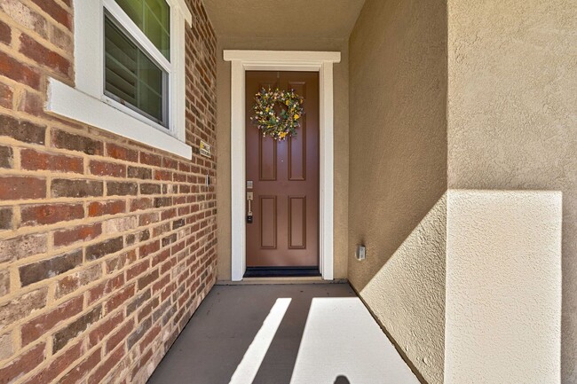 Building Photo - Folsom Ranch Gem – Newer 3BR Single-Story ...