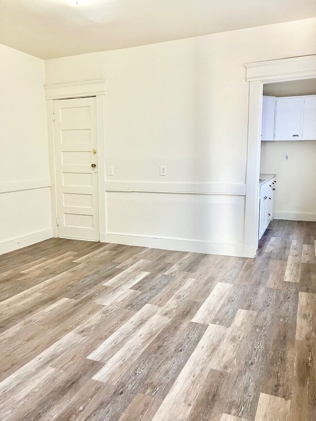 Building Photo - DICKERMAN