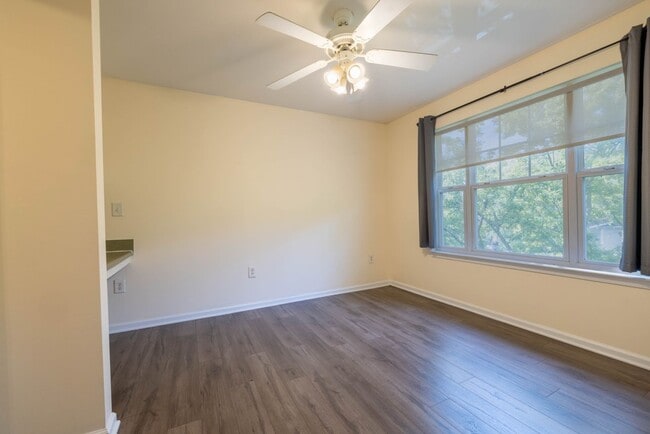 Building Photo - 2 Bedroom at the Woodlands Available NOW