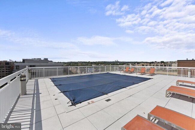 Building Photo - 1260 21st St NW