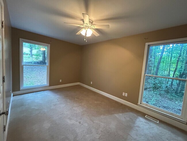 Building Photo - 308 Wynterhall Dr